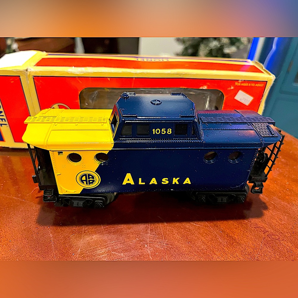 Lionel Alaska Railroad Train Car - Caboose
